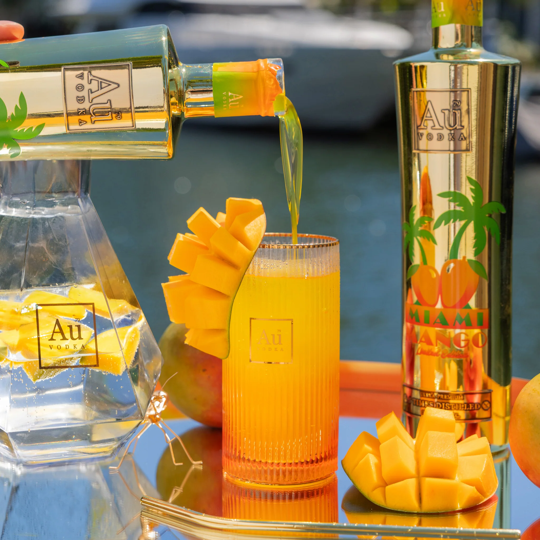 Au Vodka Miami Mango 700ml - Image 3