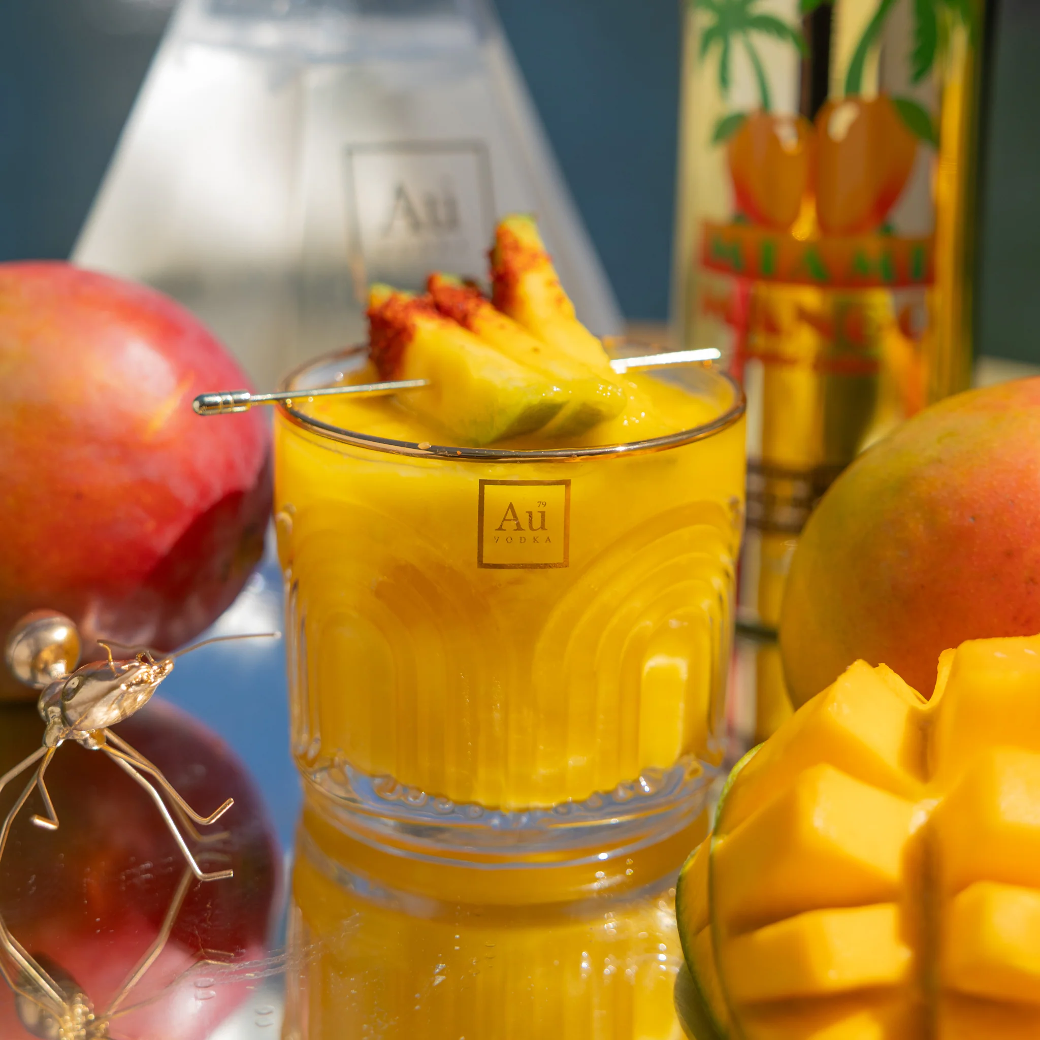 Au Vodka Miami Mango 700ml & Mango Margarita Glass - Image 3